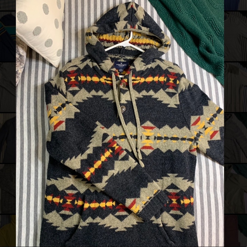 American Eagle Sweater Hoodie